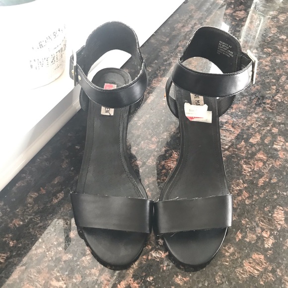 Steve Madden wedges - Picture 2 of 3
